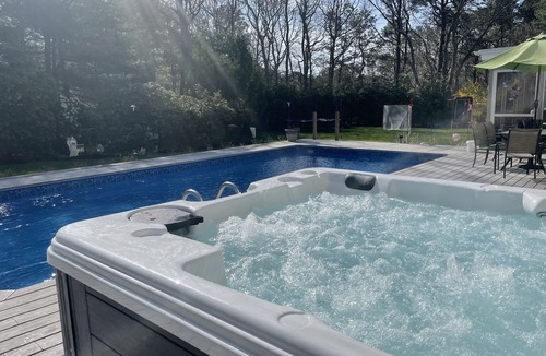 Westhampton Beach House | SPECIAL book now for 10% off! WHB Village 3 Brm Heated Pool, Hot Tub, Sleeps 8