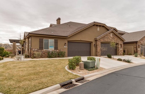 Washington Condo | SPECIAL DISCOUNTS - BEAUTIFUL, WARM ST. GEORGE1