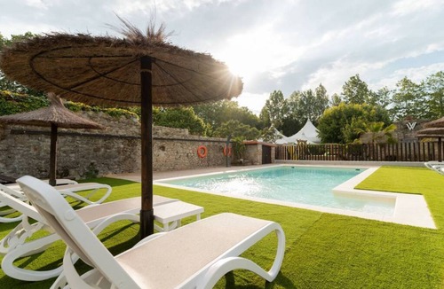 Villaverde de Pontones Apartment | Special studio for couples with individual hydromassage bathtub.