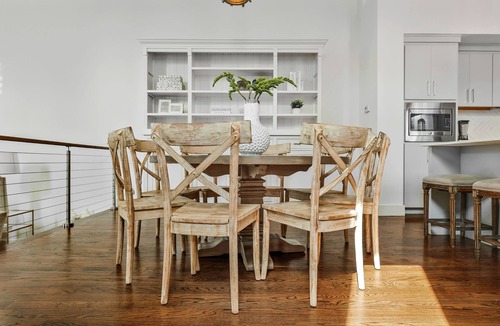 West End House | SPECIAL FREE NIGHT OFFER! DOWNTOWN LUXURY! ONLY 2MI TO BROADWAY! NEAR VANDY!