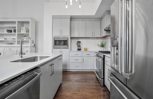 West End House | SPECIAL FREE NIGHT OFFER! DOWNTOWN LUXURY! ONLY 2MI TO BROADWAY! NEAR VANDY!