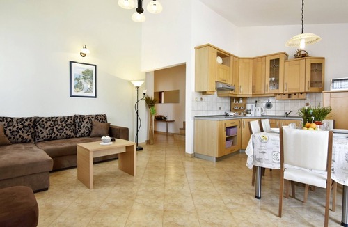 Tar Apartment | SPECIAL OFFER 30. 07.-05. 08. NOEMI3 Poreč-Tar with pool, balcony, Wi-Fi
