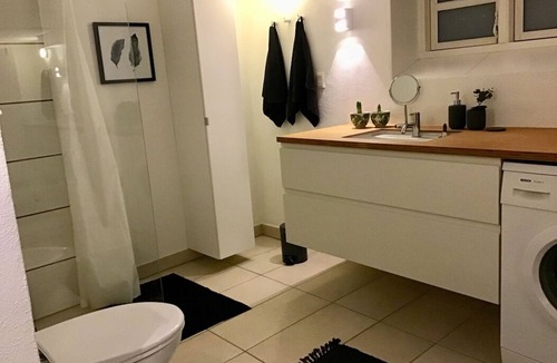 Herning Condo | SPECIAL OFFER, LIMITED, One of its kind, Extremely CENTRAL in Herning. DK-Hosts