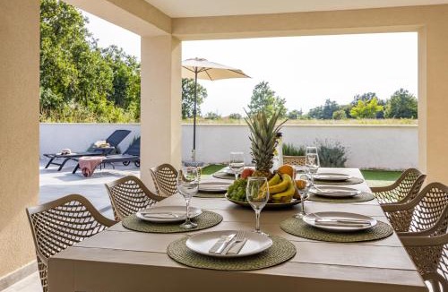 Kaldanija Apartment | SPECIAL OFFER! NEW LUXURY APARTMENT with pool, fitness, outdoor bar&grill