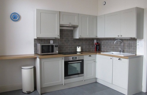 Hallines Apartment | SPECIAL RATE AVAILABLE "Spacious Self Contained Studio”