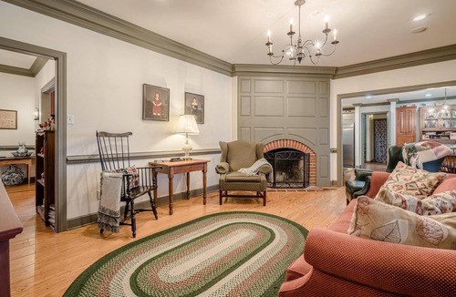 Hot Springs House | Special Rates-Enjoy Hot Springs in Our Colonial Williamsburg Reproduction Home