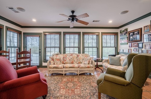 Hot Springs House | Special Rates-Enjoy Hot Springs in Our Colonial Williamsburg Reproduction Home