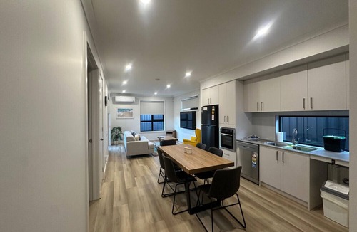 Beveridge House | Special Retreat-Beveridge