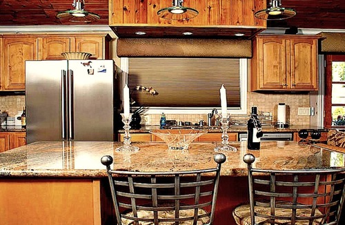 Royal Crest Rancheros House | Specializing in Long -Term Las Vegas Lush, Tropical Garden Guesthouse w/Pool