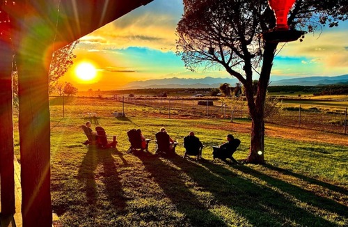 Ignacio House | Specials:Hottub|ChefsKitchen|Sleeps9:RusticRanch
