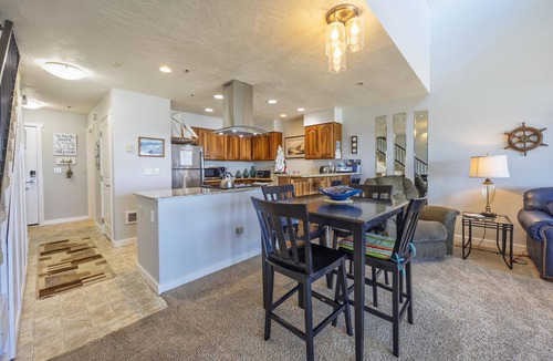 Newport Condo | "Specials" Oceanfront Views, 2 Kings Bed, Lg Spa Tub, Romantic Nye Beach Getaway