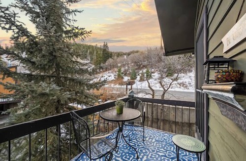 Downtown Park City Condo | SPECIALS, Ski N Ski out, 5 Min Walk to Main St. Hike and Bike out the door!