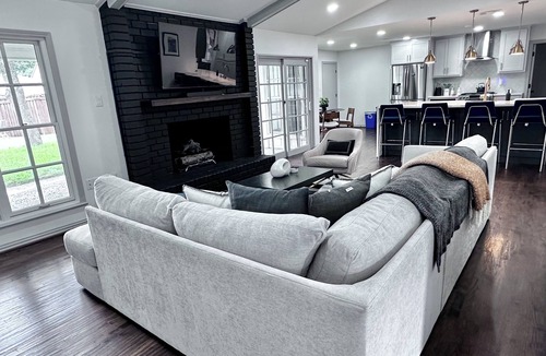 North Dallas House | Specious 4 Bedroom Dallas Home
