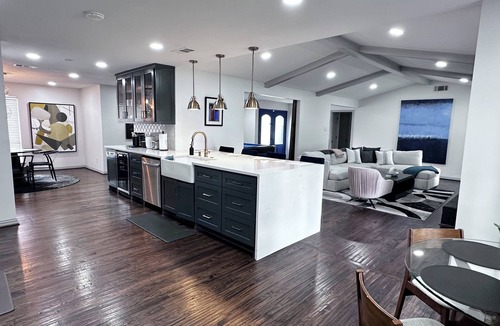North Dallas House | Specious 4 Bedroom Dallas Home