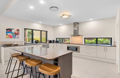 Hawks Nest House | Speckled Nest, TOP NOTCH