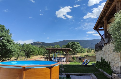 Santiuste de Pedraza House | Spectacular house with garden and pool