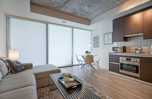 Wellington Place Condo | Spectacular 1BR Condo in Hot King West
