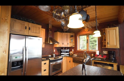 Two Harbors House | Spectacular 2600 Sq Ft Log Home on the Shores of Majestic Lake Superior