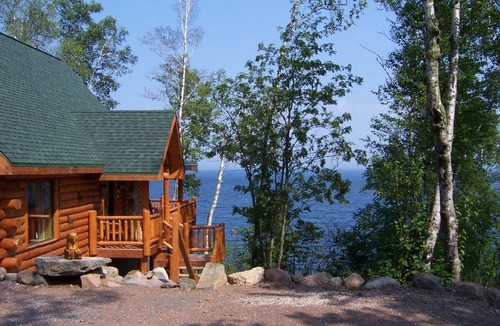 Two Harbors House | Spectacular 2600 Sq Ft Log Home on the Shores of Majestic Lake Superior