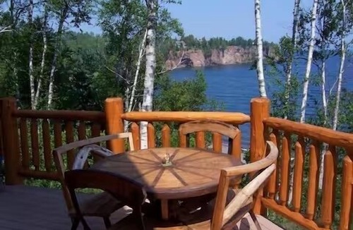 Two Harbors House | Spectacular 2600 Sq Ft Log Home on the Shores of Majestic Lake Superior