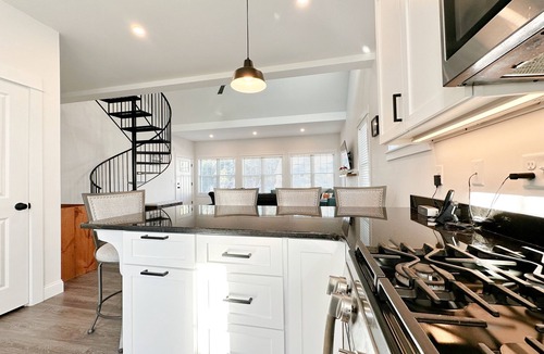 Arundel Cottage | Spectacular 3 Bdrm Cottage in Private Resort