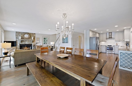 Eatonton House | Spectacular 4 BR lakefront home, Private Deep Water Dock on Peninsula