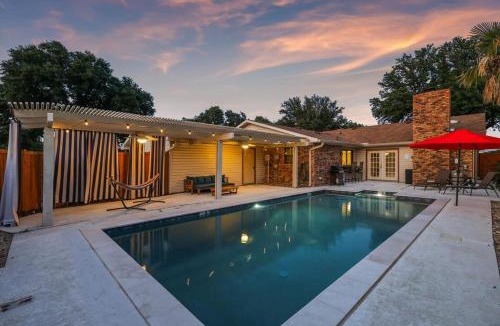 Northeast Carrollton House | Spectacular 4BR 2B Home with Pool and Grill