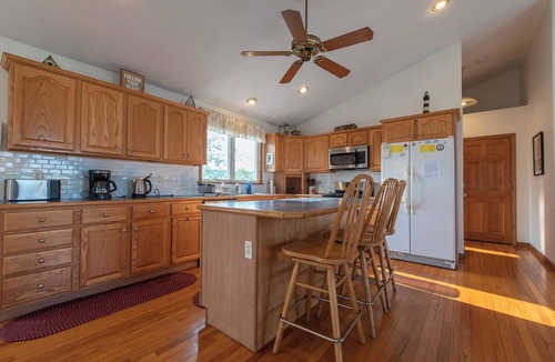 Point Judith House | Spectacular 5 Bedroom Home W/Rooftop Deck!