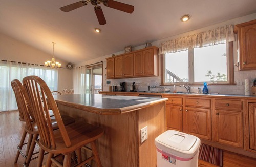 Point Judith House | Spectacular 5 Bedroom Home W/Rooftop Deck!