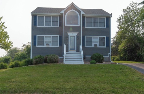 Point Judith House | Spectacular 5 Bedroom Home W/Rooftop Deck!