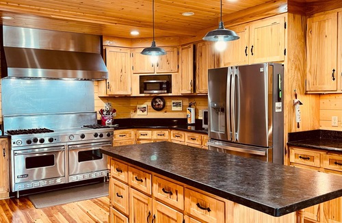 Alpine Cabin | Spectacular 6 BR cabin surrounded by ponderosa pines - in Alpine