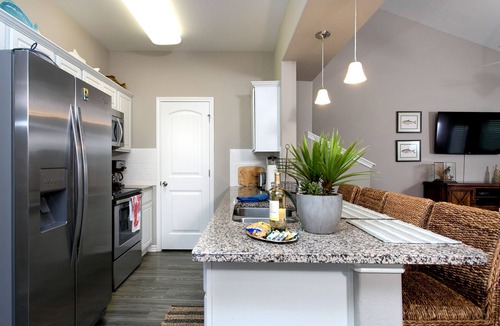 Corpus Christi House | Spectacular & Affordable Upscale 3 Bed TH, sleeps 8, Resort H/Pool, Specials