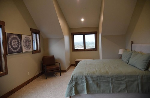 Duchesne County Cabin | Spectacular and New Cliff Lake Lodge @ Six Lakes Resort