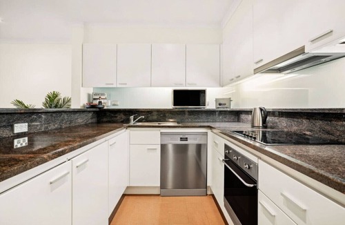 The Rocks Apartment | Spectacular Apartment with Harbour Bridge Views!