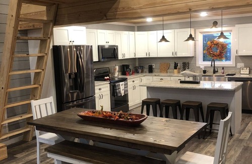 Mountain View Cabin | SPECTACULAR CABIN on the White River!
