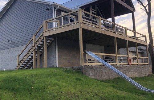 Mountain View Cabin | SPECTACULAR CABIN on the White River!