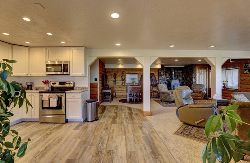 Sheridan Cabin | Spectacular Cabin with Incredible Panoramic Views in Sheridan, Wyoming