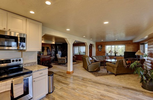 Sheridan Cabin | Spectacular Cabin with Incredible Panoramic Views in Sheridan, Wyoming