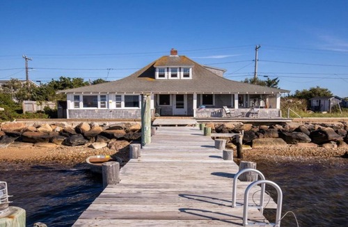 East Chop House | Spectacular Classic Waterfront Cottage