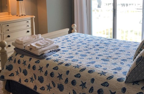 Crisfield Condo | SPECTACULAR CORNER UNIT - Direct Waterfront Condo in Crisfield, Md