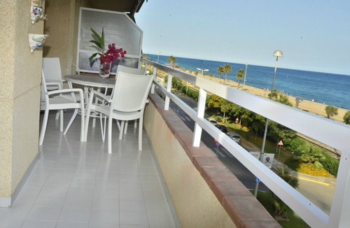 Pineda de Mar Apartment | Spectacular Frontline, Pineda de Mar