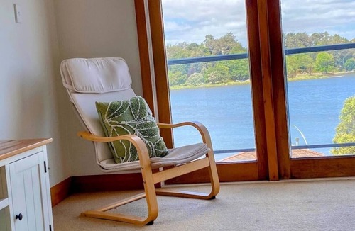 Frankton House | Spectacular Hamilton Lake Views