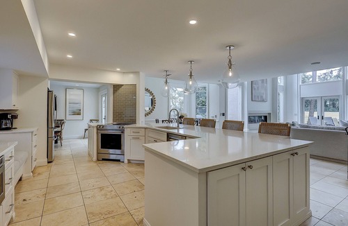 Sea Pines House | Spectacular Home with Pool in Harbour Town! Brand new kitchen! Fall specials !