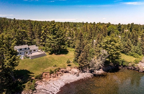 Two Harbors House | Spectacular lake view!