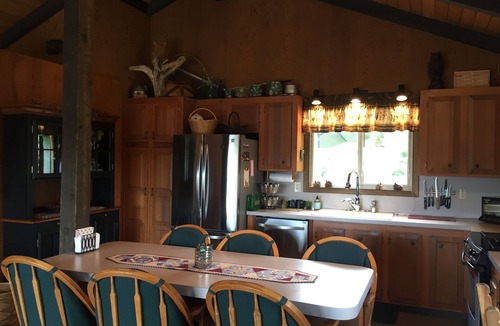 Mayfield House | Spectacular lake view!