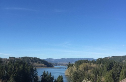 Mayfield House | Spectacular lake view!