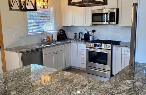 Orange Ski Chalet | Spectacular LAKEFRONT Chalet – Beach, AC, 3BR – Orange MA