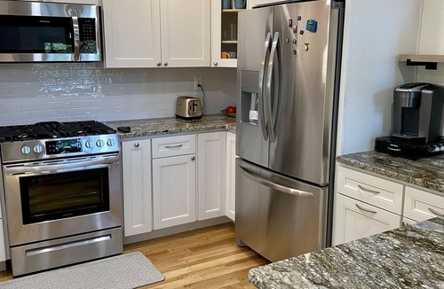 Orange Ski Chalet | Spectacular LAKEFRONT Chalet – Beach, AC, 3BR – Orange MA