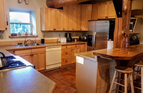 Four Corners Cabin | Spectacular Large Group Accommodations with Gallatin River access!