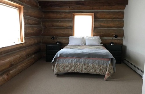 Four Corners Cabin | Spectacular Large Group Accommodations with Gallatin River access!